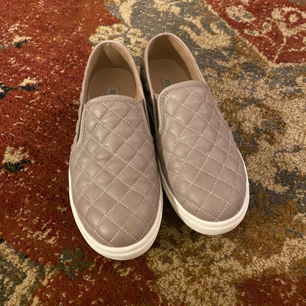 Steve Madden Ecentrq quilted slip on sneakers